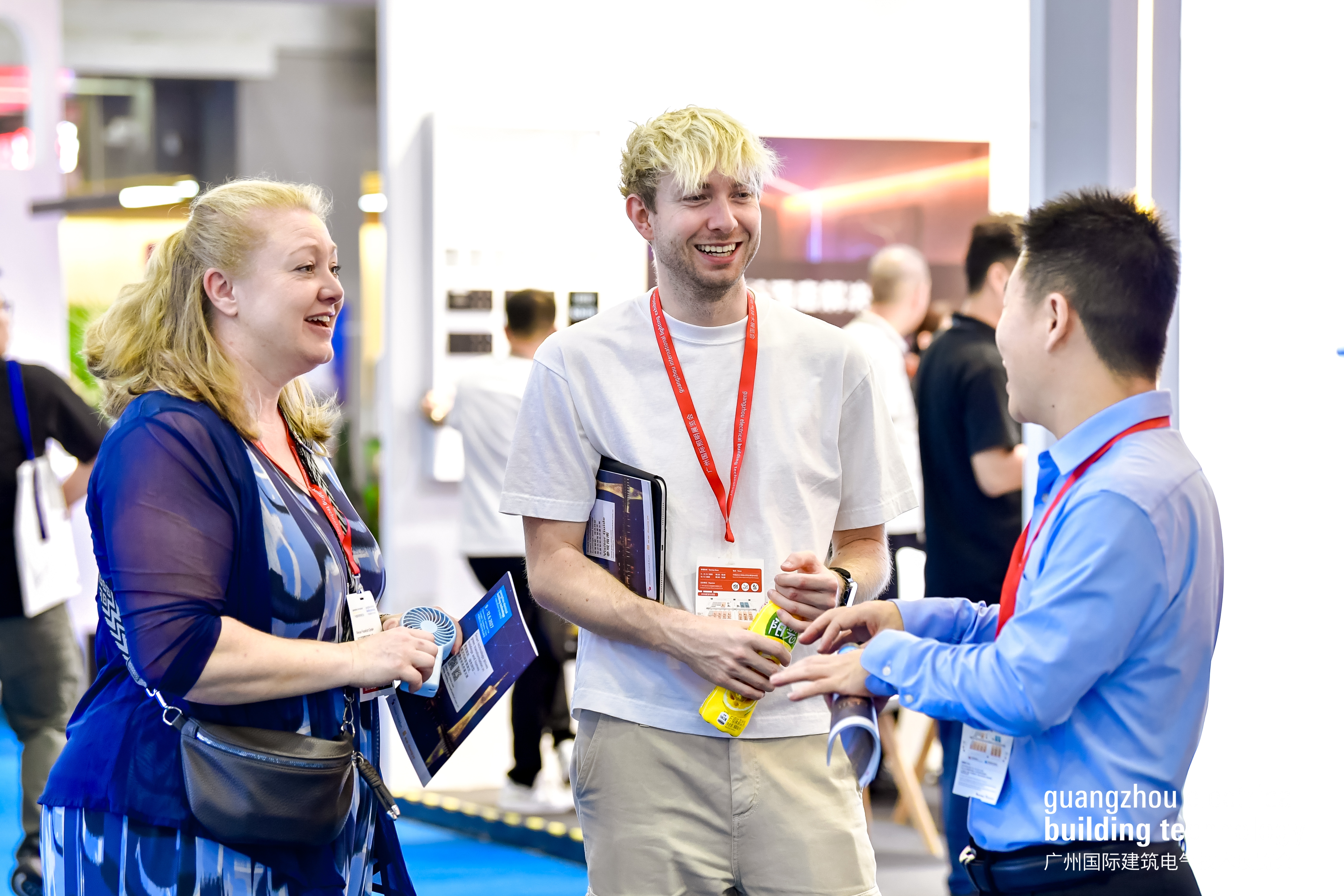 Business_Interaction_01